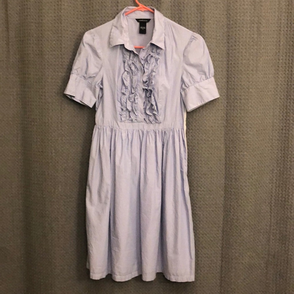 Adorable ruffle front dress.